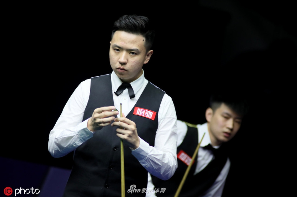 斯诺克中锦赛第2轮：肖国栋3-5赵心童