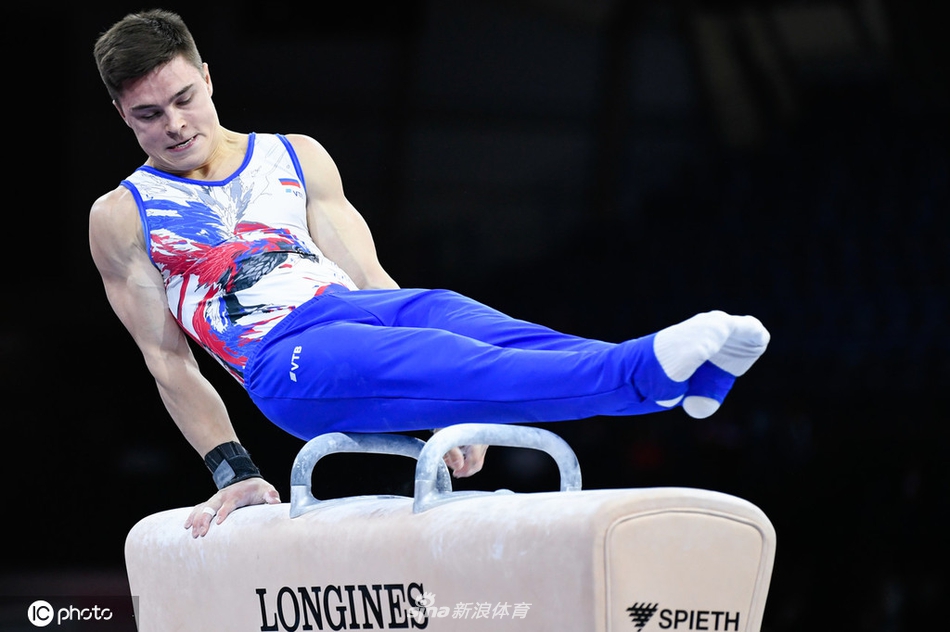 体操世锦赛俄罗斯男团夺冠 疯狂庆祝