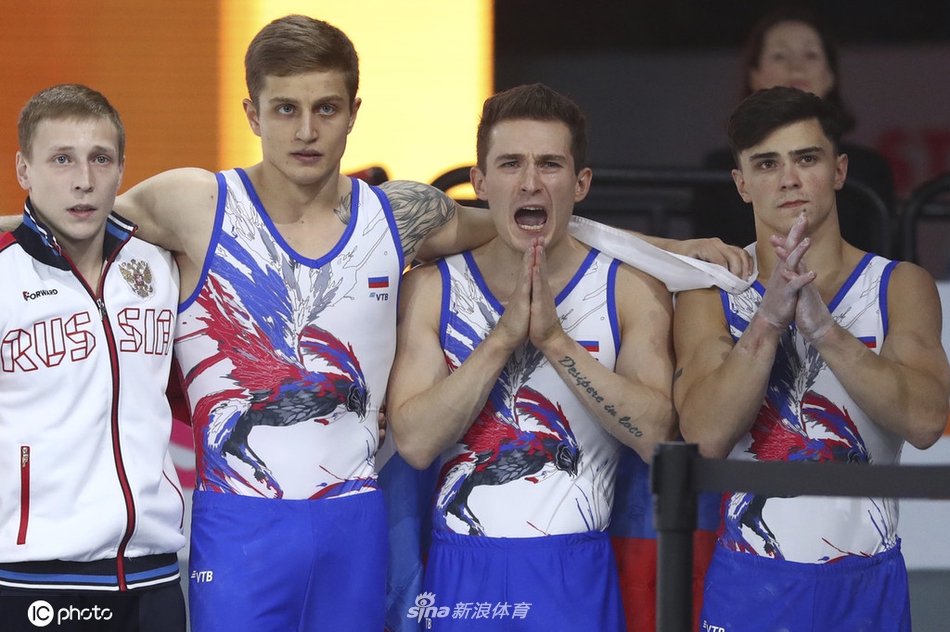 体操世锦赛俄罗斯男团夺冠 疯狂庆祝