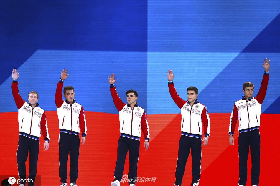 体操世锦赛俄罗斯男团夺冠 疯狂庆祝