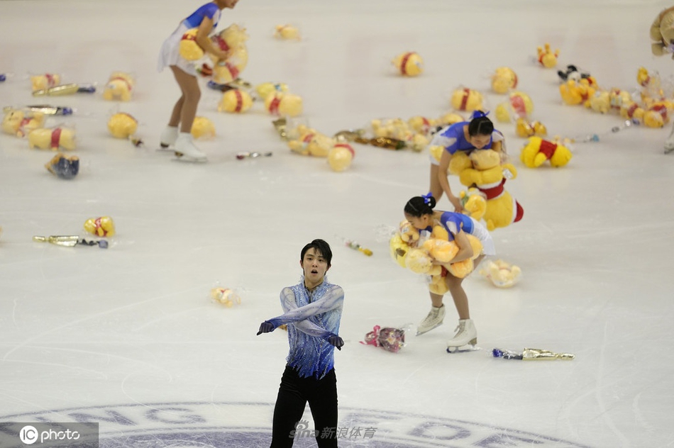 花滑大奖赛羽生结弦领跑短节目