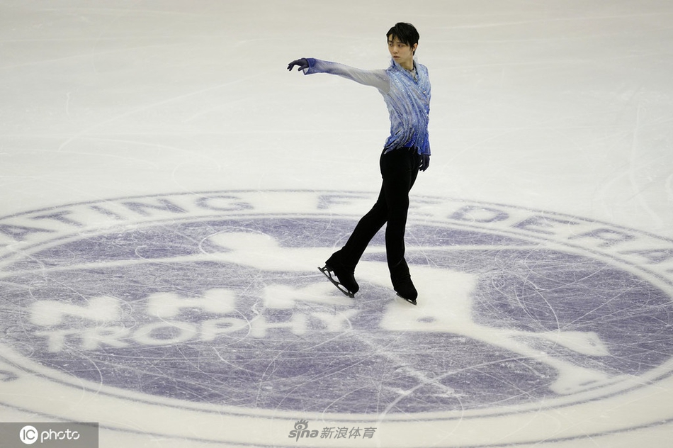 花滑大奖赛羽生结弦领跑短节目