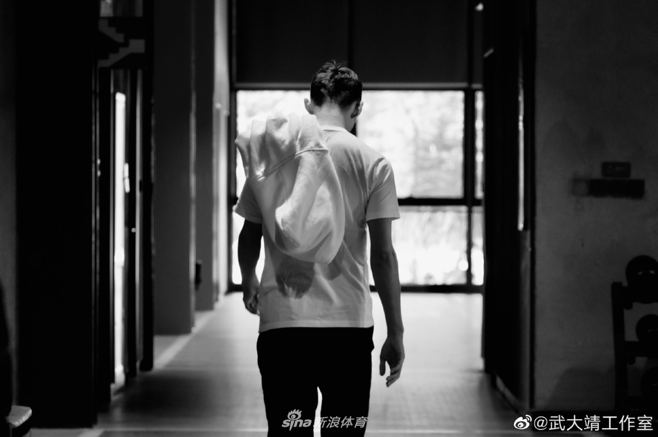 封闭训练中的武大靖