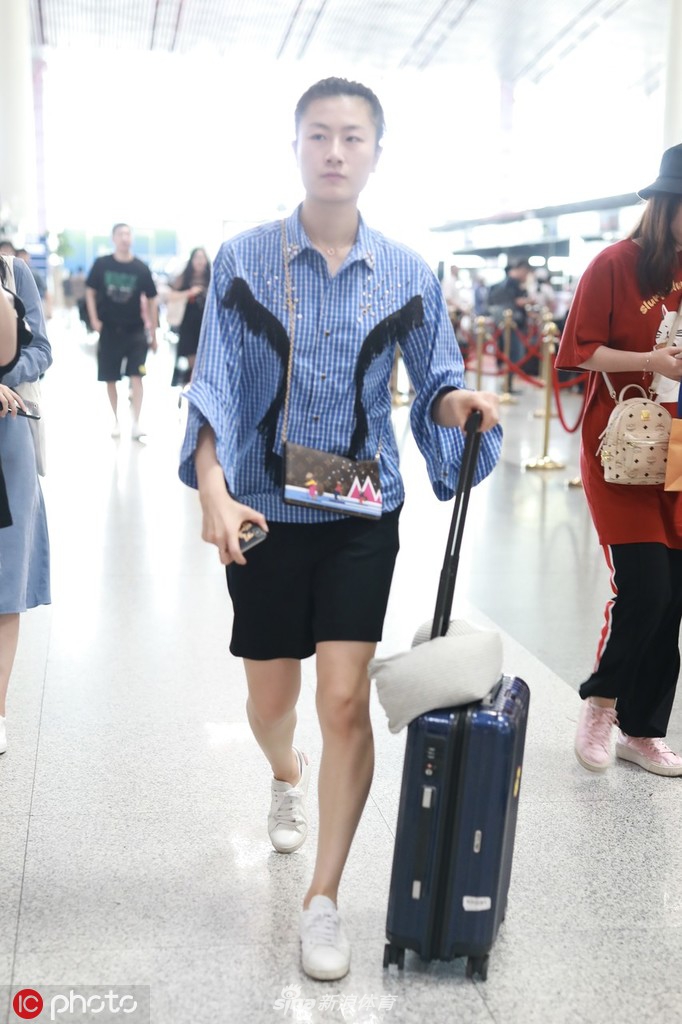 丁宁出征中国公开赛 穿搭时尚_高清图集_新浪网