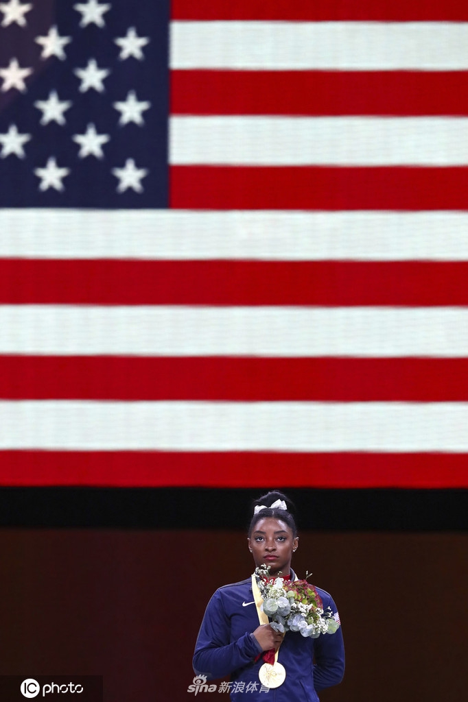 体操世锦赛拜尔斯跳马卫冕