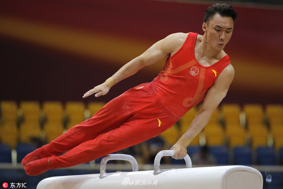 体操世锦赛中国男团惊险夺冠
