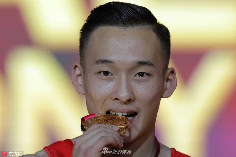 体操世锦赛肖若腾鞍马封王