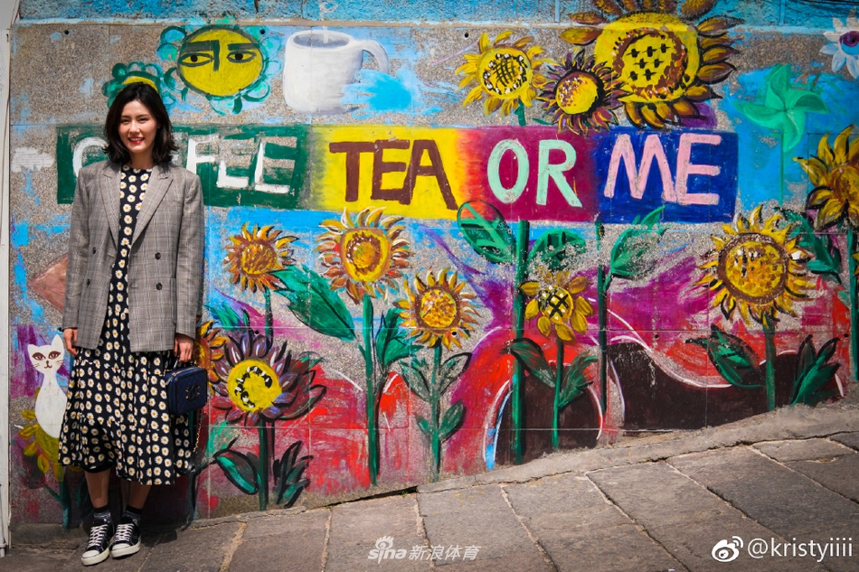 游泳女神刘湘美照 春意盎然活力清新
