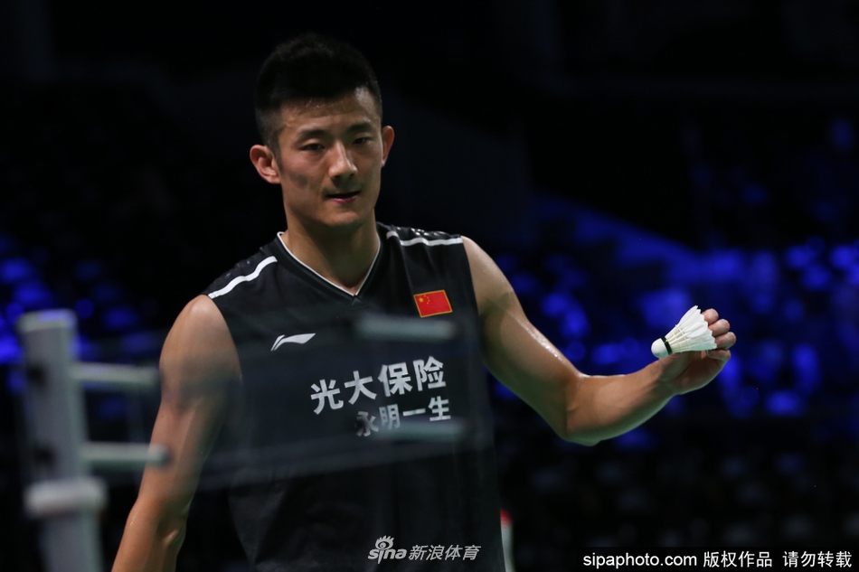 丹麦赛首轮谌龙2-1李梓嘉