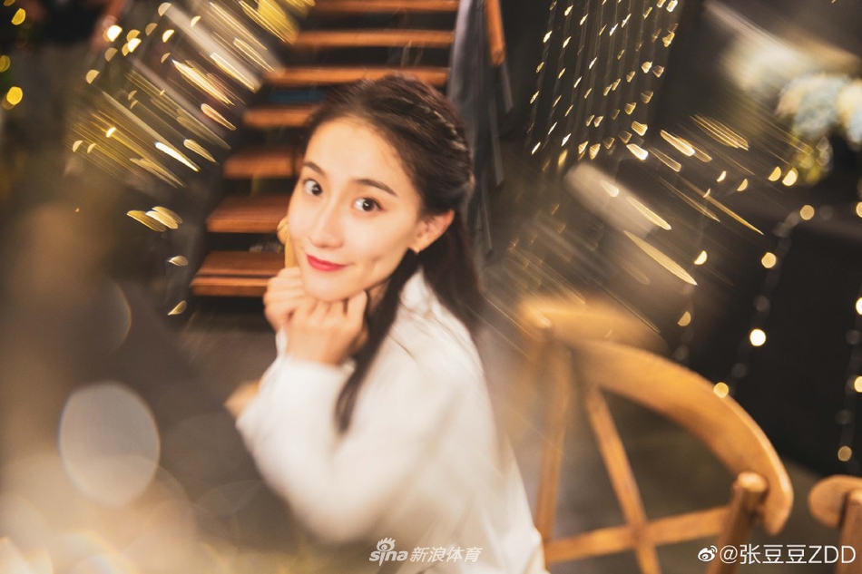 艺术体操女神张豆豆晒美照