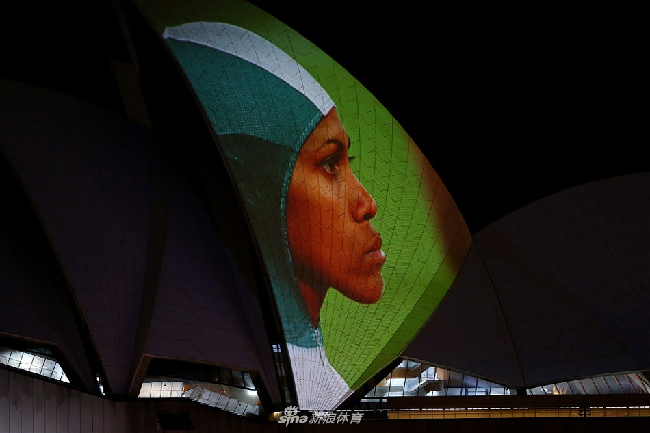 奥运冠军影像投上悉尼大剧院
