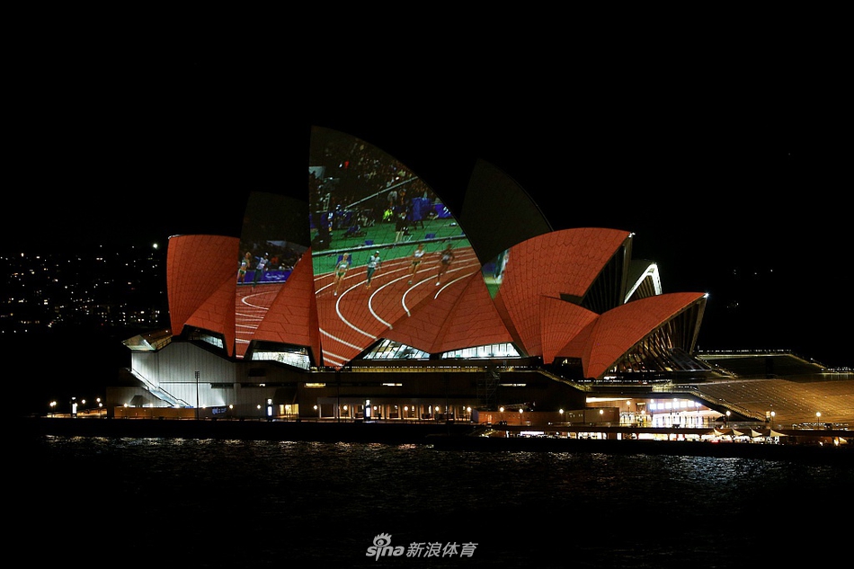 奥运冠军影像投上悉尼大剧院