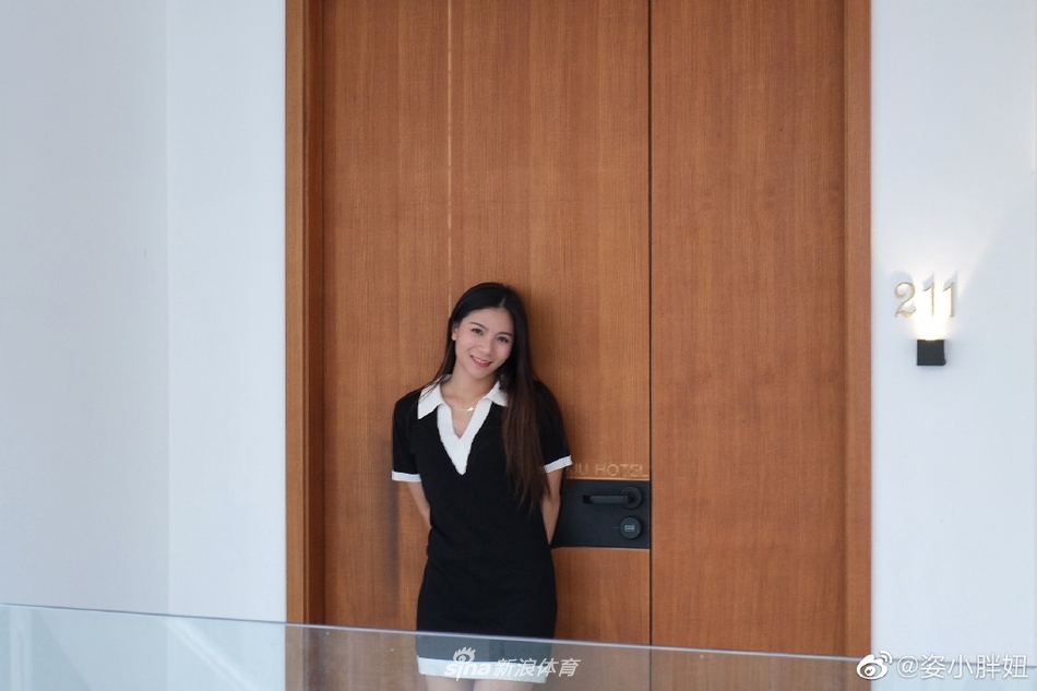 何姿晒美照：大家都去哪玩了？