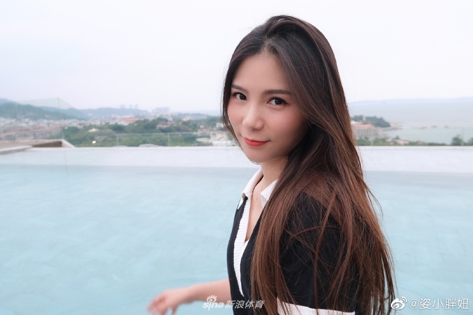 何姿晒美照：大家都去哪玩了？