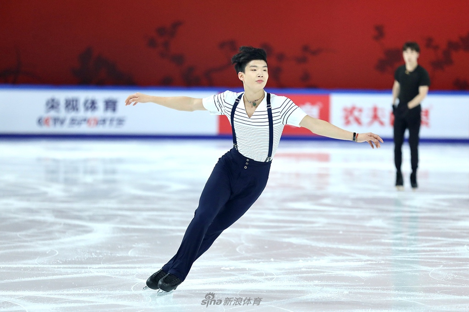 中国男单选手备战花滑中国杯