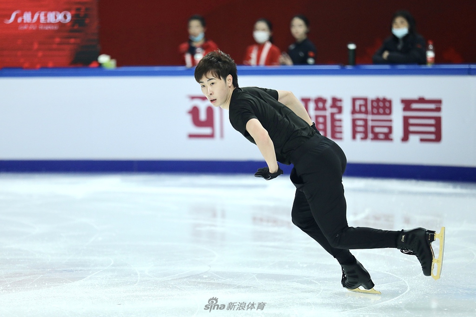 中国男单选手备战花滑中国杯