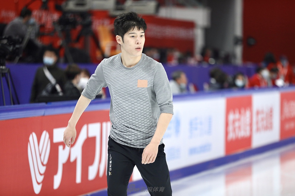 中国男单选手备战花滑中国杯