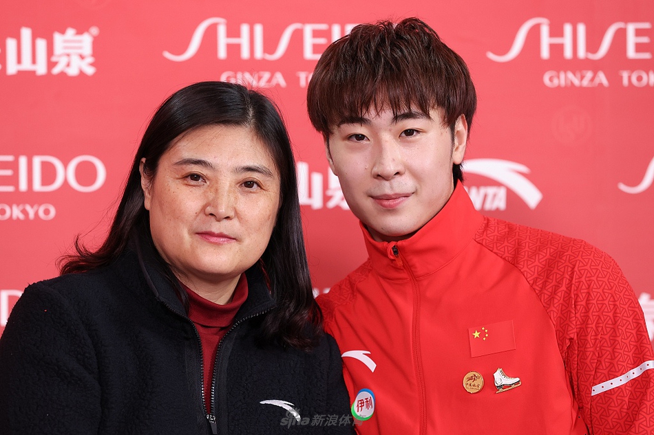 花滑中国杯金博洋男单卫冕