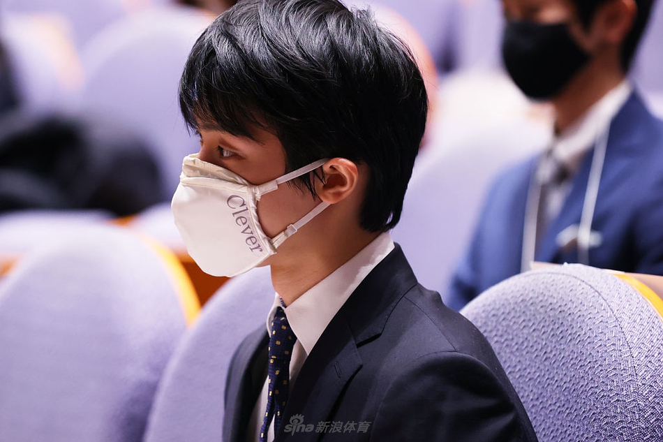 羽生结弦亮相开幕式