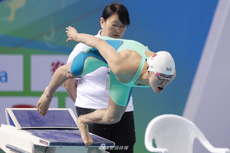 争霸赛刘湘女子50米自由泳逆转夺冠