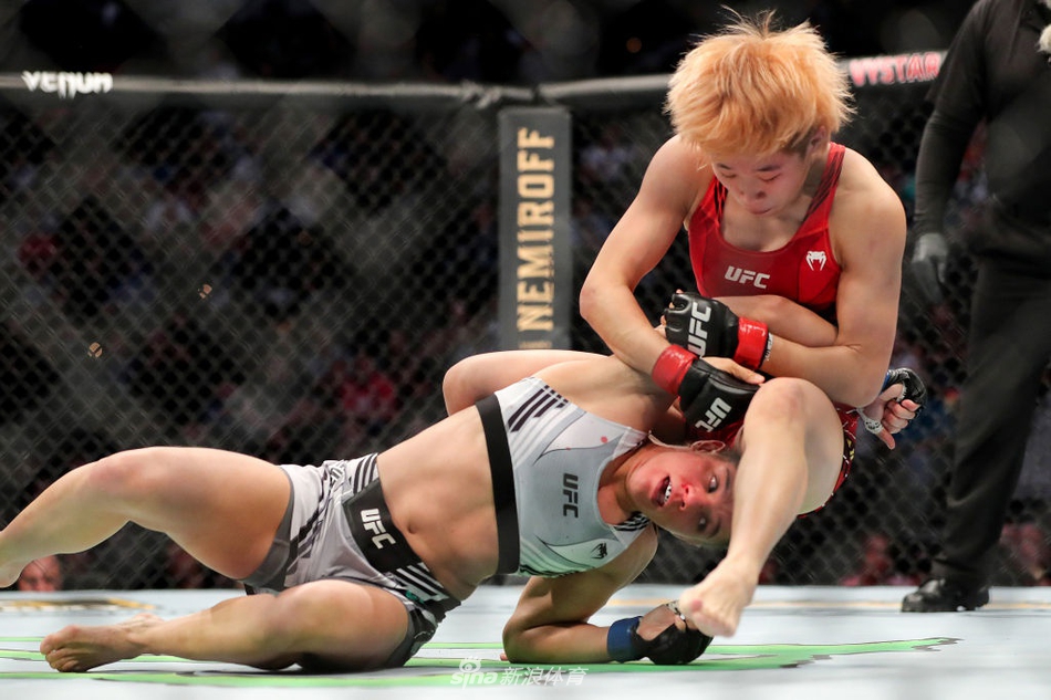 梁娜 VS 艾丽安-卡内罗希 (1)