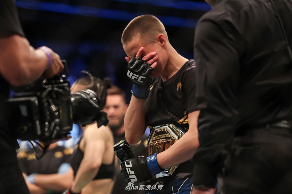 [UFC]张伟丽1分18秒遭对手KO 未能卫冕金腰带