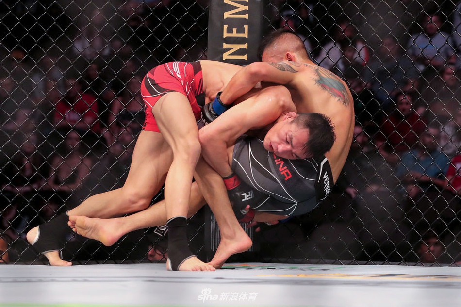 傲日其楞 VS 杰夫-莫利纳 (3)