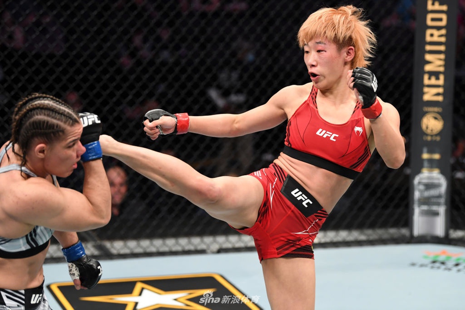 梁娜 VS 艾丽安-卡内罗希 (5)