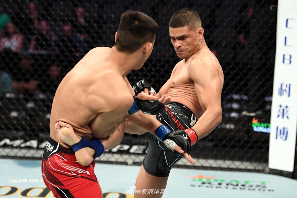 卡祖拉-瓦尔加斯 VS 茸主 (4)