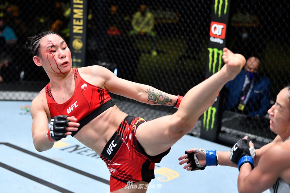 UFC闫晓楠TKO不敌埃斯帕扎