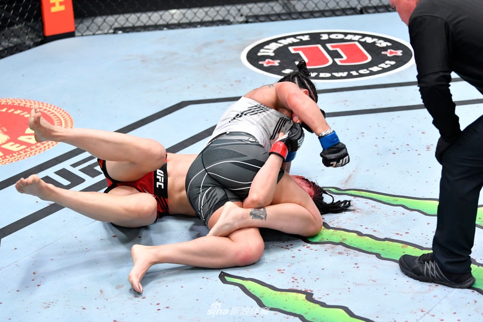 UFC闫晓楠TKO不敌埃斯帕扎