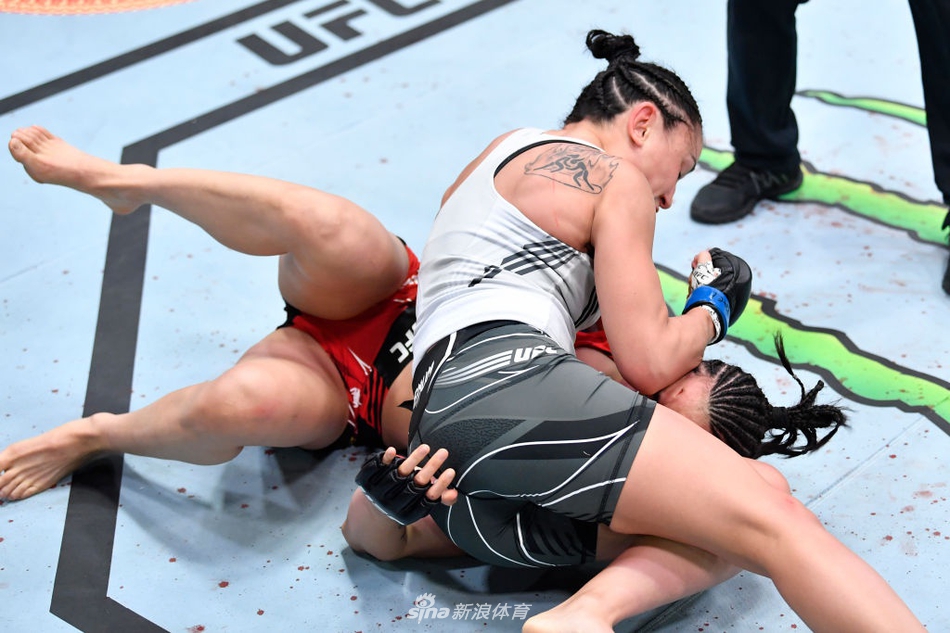 UFC闫晓楠TKO不敌埃斯帕扎