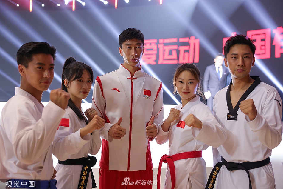 东京奥运会中国体育代表团领奖服发布