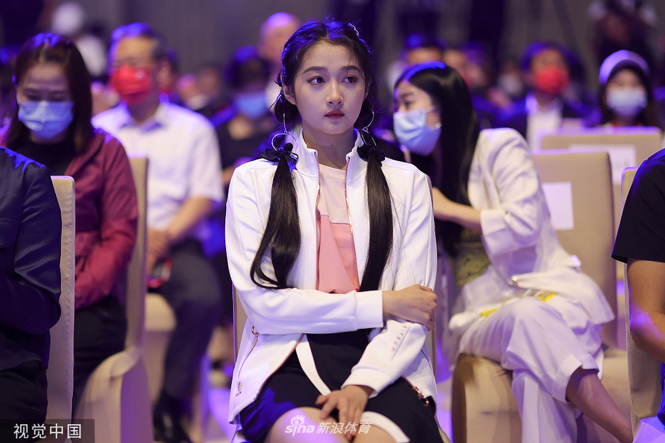 东京奥运会中国体育代表团领奖服发布