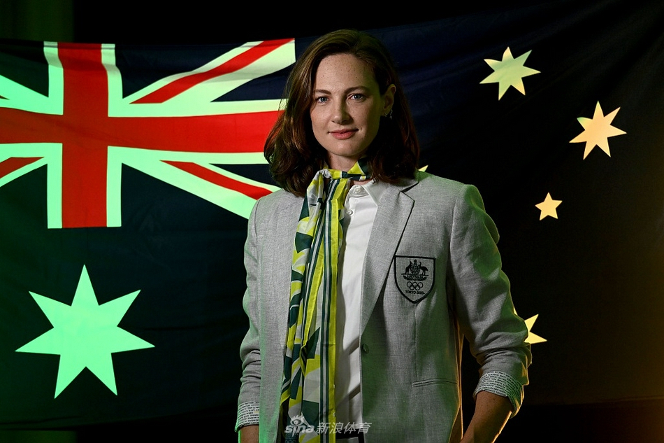 东京奥运会澳大利亚代表团旗手写真