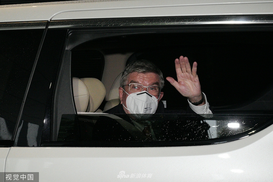 国际奥委会主席巴赫抵达日本