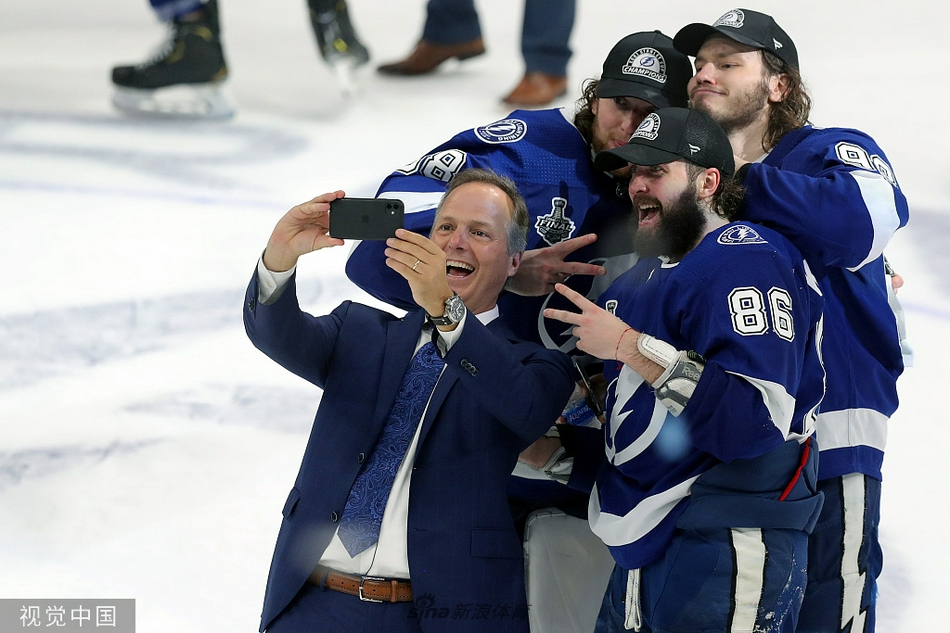 坦帕湾闪电夺得NHL总冠军