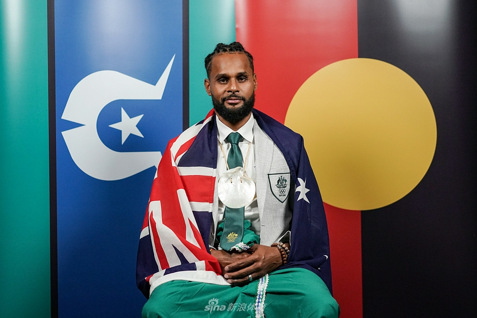 东京奥运会澳大利亚代表团旗手写真