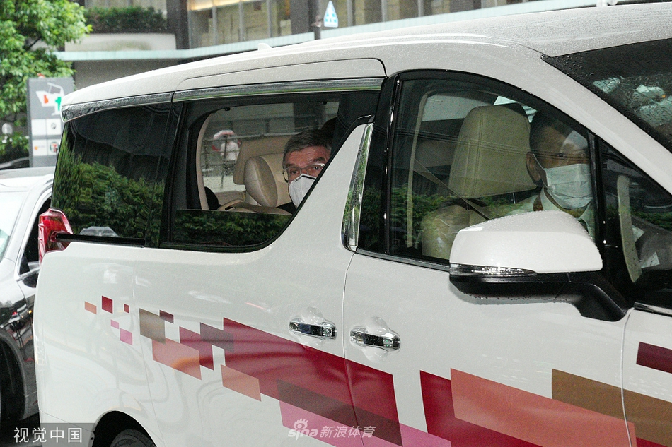 国际奥委会主席巴赫抵达日本