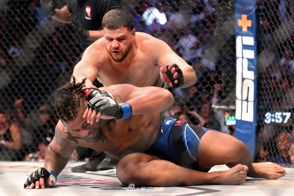 泰-图瓦萨 VS 格雷-哈迪 (4)