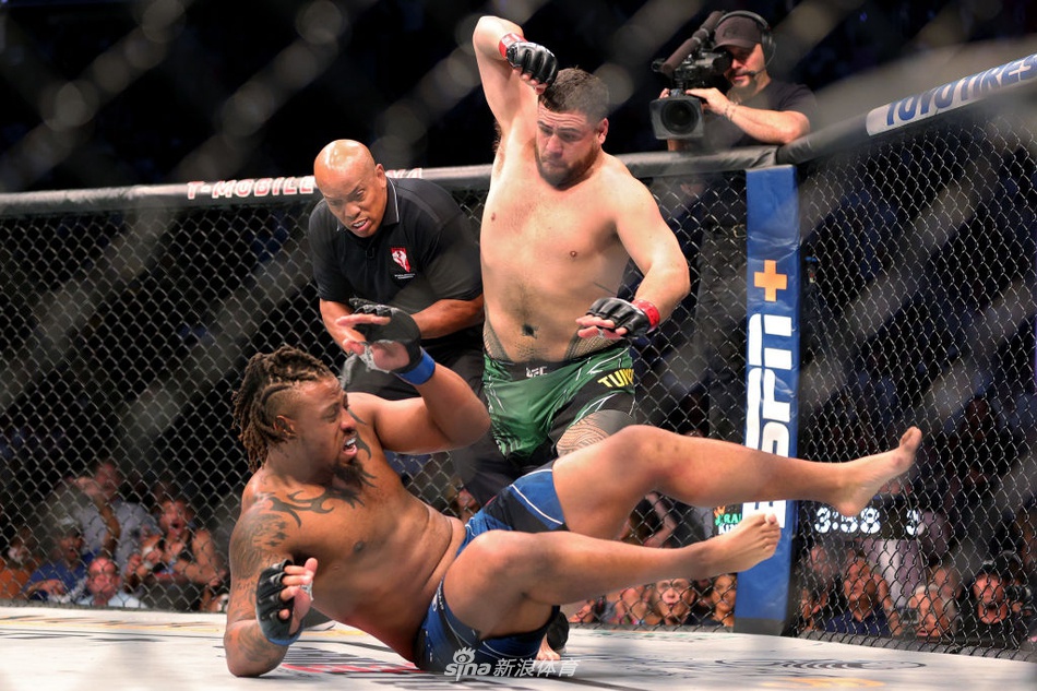 泰-图瓦萨 VS 格雷-哈迪 (5)