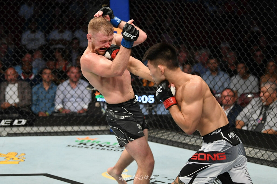 UFC宋亚东险胜凯西-肯尼