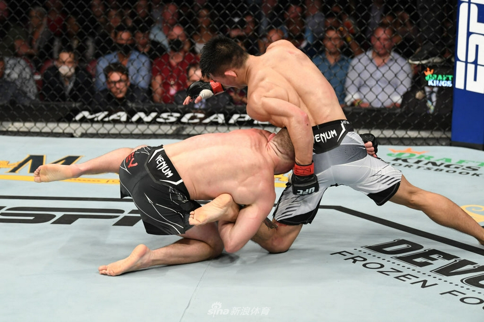 UFC宋亚东险胜凯西-肯尼