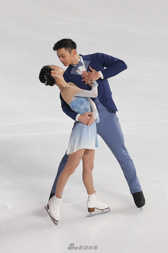 花滑中国杯彭程/金杨双人滑短节目领跑