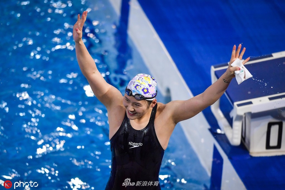 冠军游泳系列赛女子100米蛙泳叶诗文夺冠