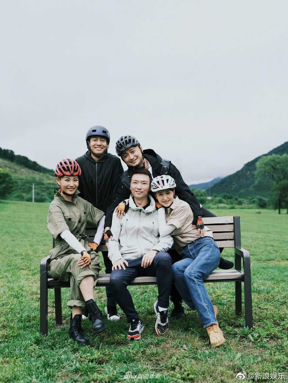 央视主持人越野骑行大片