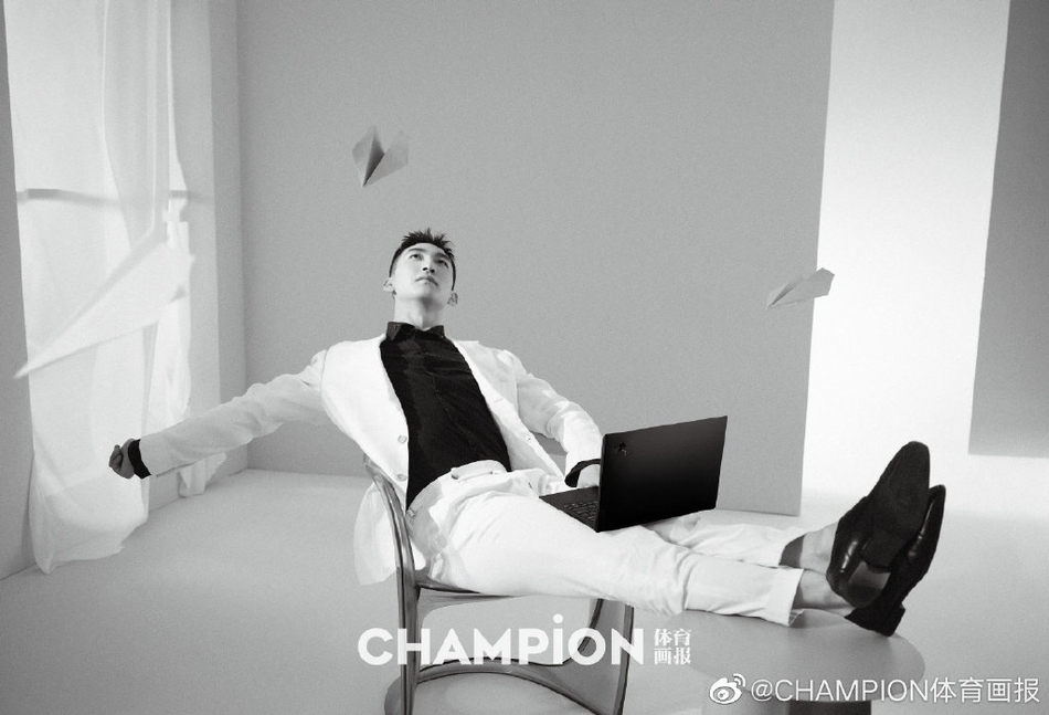 武大靖杂志封面大片