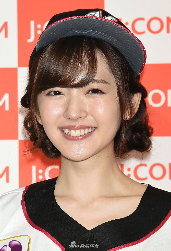 铃木爱理变身棒球美少女