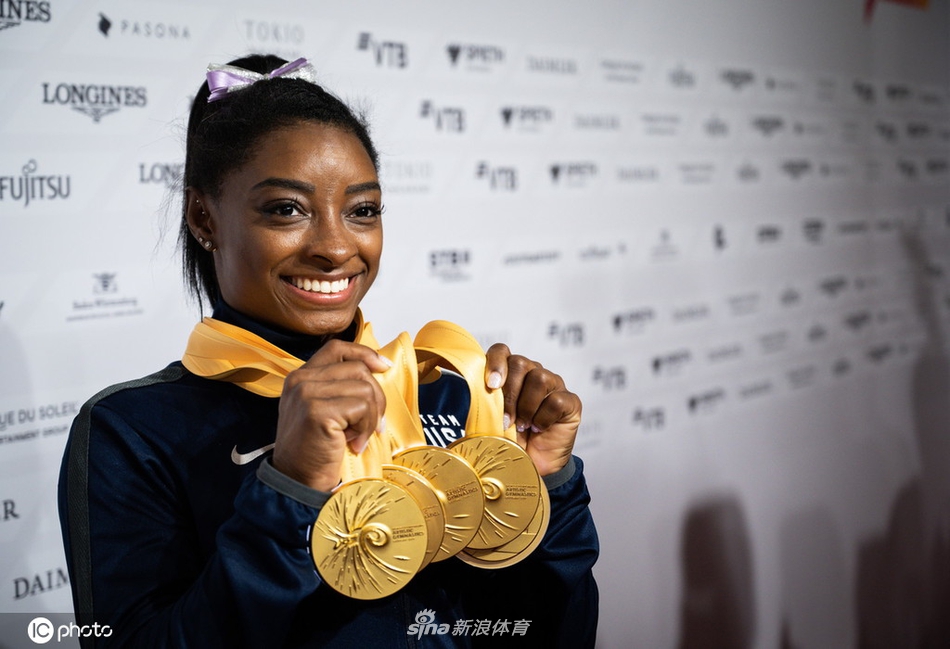 拜尔斯大秀世锦赛五金