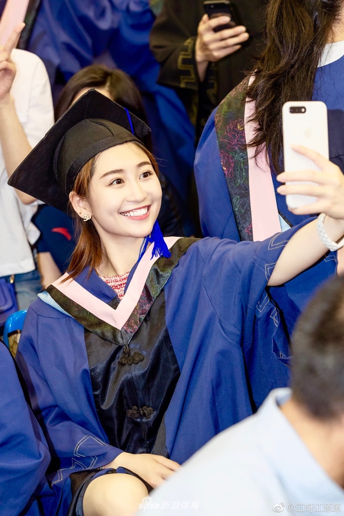 江钰源，从清纯女孩到疑似小三